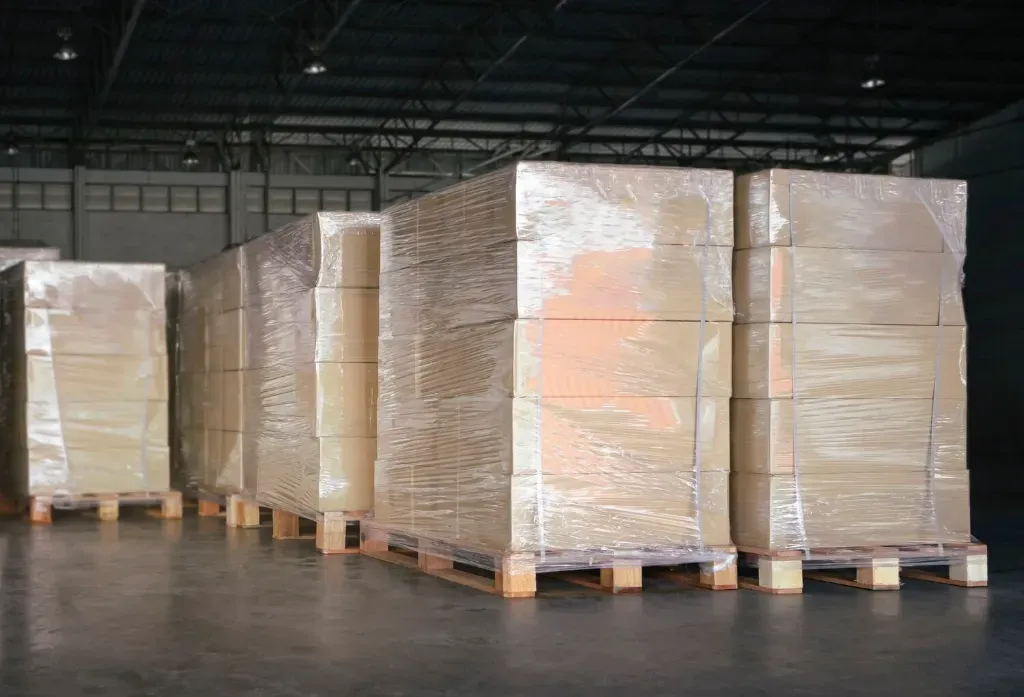 Jak stretchować palety z towarem